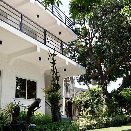 Location One Eighty Bed and Breakfast Bangcusay Εξωτερικό φωτογραφία