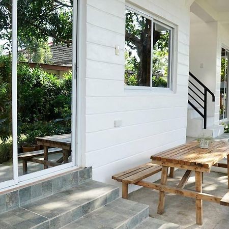 Location One Eighty Bed and Breakfast Bangcusay Εξωτερικό φωτογραφία